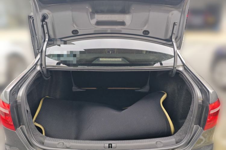 Used Volkswagen Lavida 2013 Revised Classic 1.6L Automatic Fashion Edition