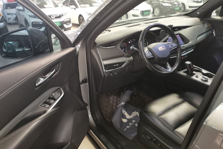 Used Cadillac XT4 2018 28T Two-Wheel Drive Leading Version