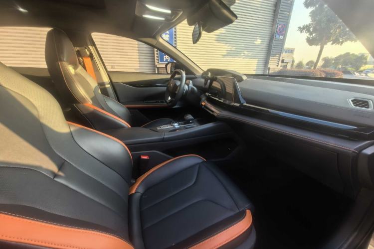 Used CHANGAN UNI-V 2023 1.5T Prestige Model
