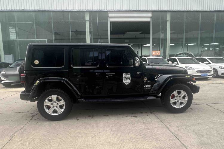 Used Jeep Wrangler 2018 2.0T Sahara Four-Door Edition
