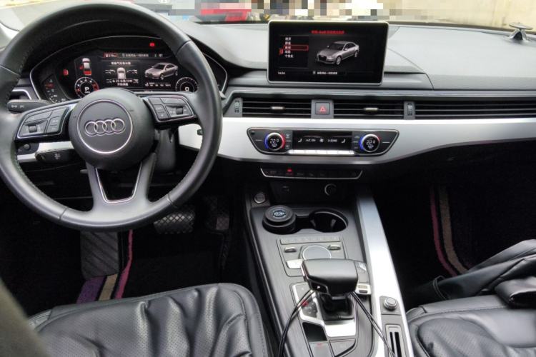 Used Audi A4L 2019 40 TFSI Fashion Edition China VI Emission Standard Center Console