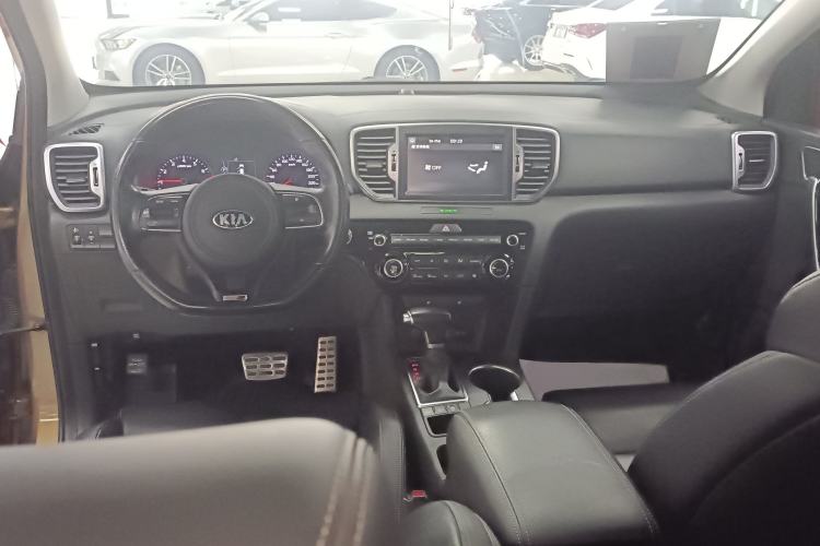 Used Kia KX5 2016 1.6T Automatic Two-Wheel Drive DLX Center Console