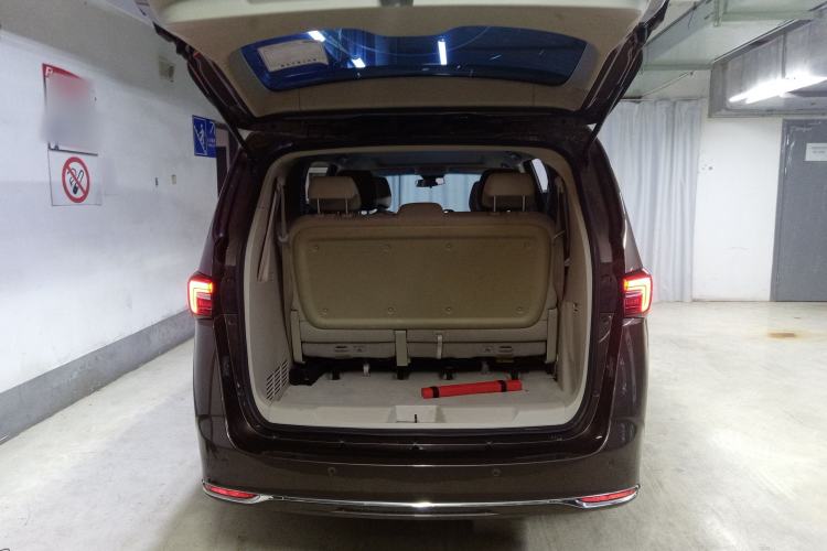 Used Buick GL8 2023 Land Executive Class Comfort Model
