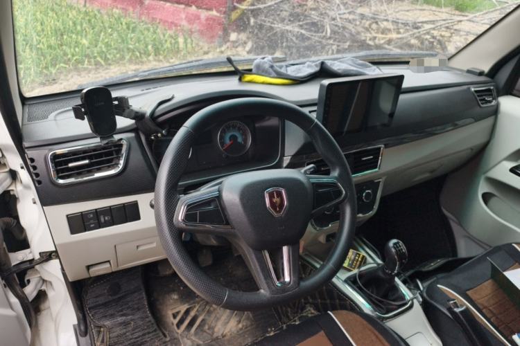 Used Jinbei Hiace X30 2024 1.5L Wealthy Van Model 2/5 Seats with Front-Mounted Air Conditioning Center Console