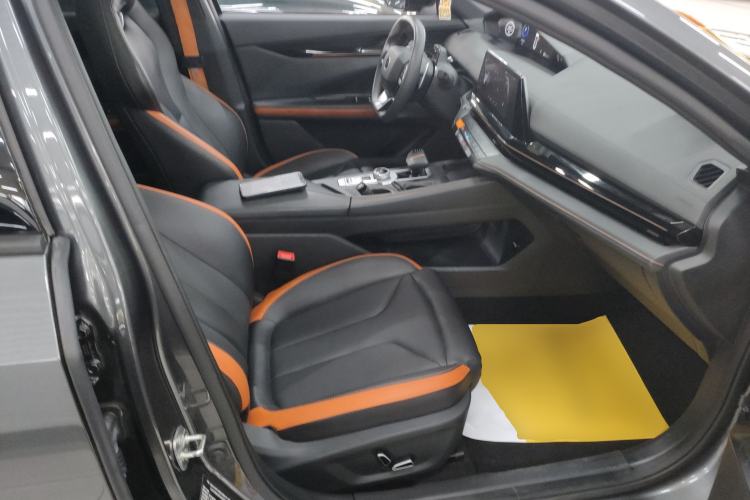 Used CHANGAN UNI-V 2023 1.5T Prestige Model
