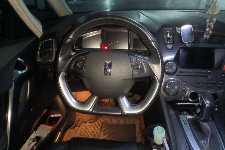 Used DS 5 2014 1.6T Luxury Edition THP160
