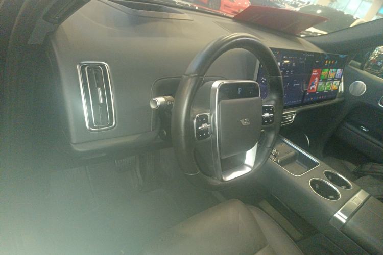 Used Li Auto L8 2023 Pro Model
