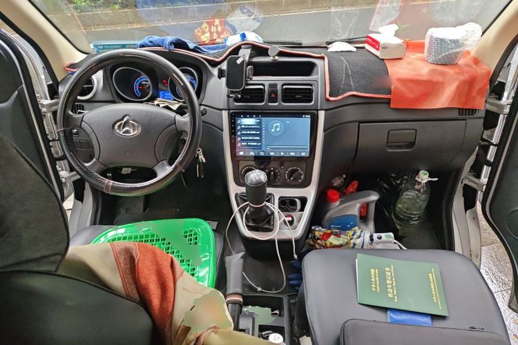 Used CHANGAN KAICHENG Ruixing M70 2019 1.5L Comfort Version 6-Seater China VI Standard Flat Roof Liftback Doors – DAM15KL Center Console