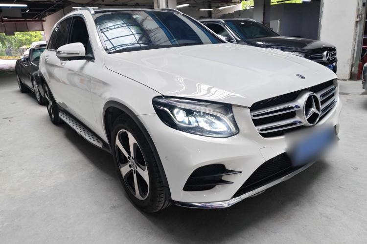 Used Mercedes-Benz GLC 2019 Facelift GLC 260 L 4MATIC Luxury Model Front Right 45 Deg