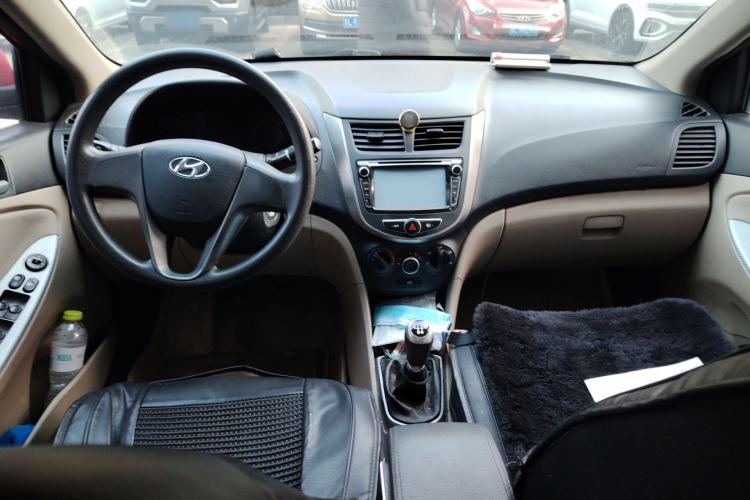 Used Hyundai Verna (older generation) 2014 1.4L Manual Smart GLS Trim
