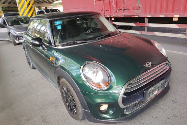 Used MINI 2016 1.5T COOPER Front Right 45 Deg