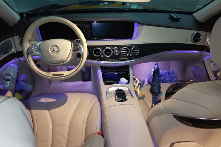 Used Mercedes-Benz S-Class 2014 S 320 L Luxury Model Center Console