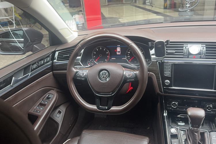 Used Volkswagen Phideon 2016 480 V6 Four-Wheel Drive Supreme Edition
