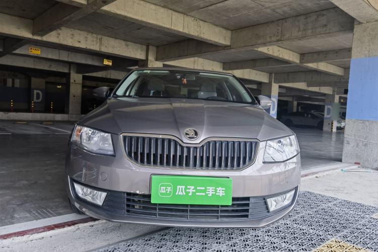Used Skoda Octavia 2015 1.6L Automatic Yijie Edition Exterior 1