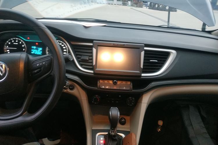 Used Buick GT 2015 15N Automatic Entry-Level Trim Center Console