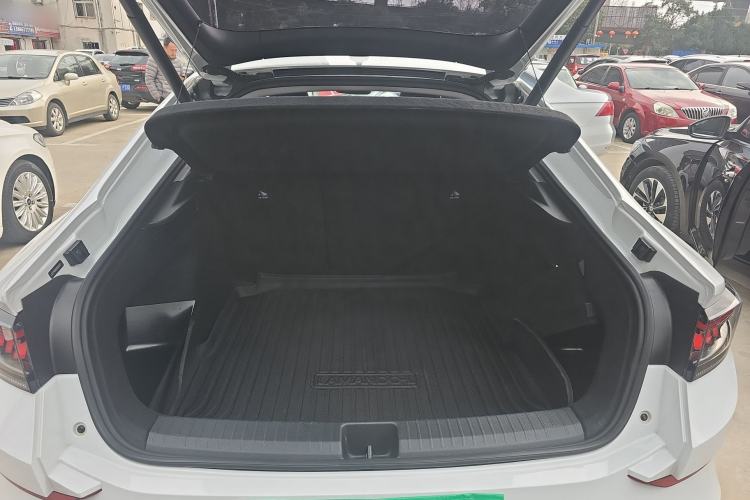 Used Volkswagen Lamando 2024 Lavida L 280TSI DSG Cool & Spicy Edition Trunk