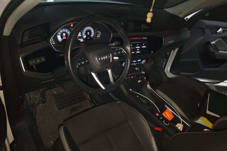 Used Audi Q3 2019 35 TFSI Advanced Dynamic Edition Center Console