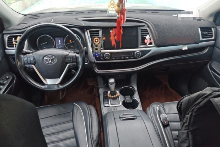 Used Toyota Highlander 2017 2.0T Four-Wheel Drive Luxury Edition 7 Seats Center Console