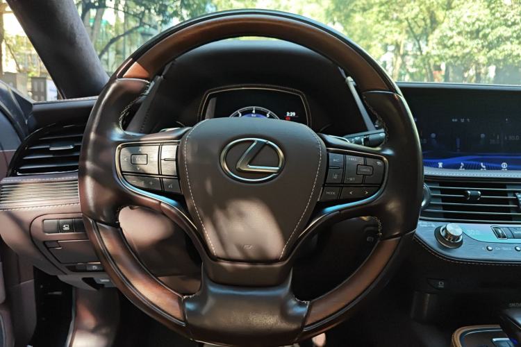 Used Lexus LS 2018 500h Executive Edition China V Standard