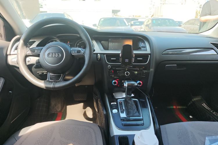 Used Audi A4L 2016 35 TFSI Collector's Edition Automatic Standard Model Center Console