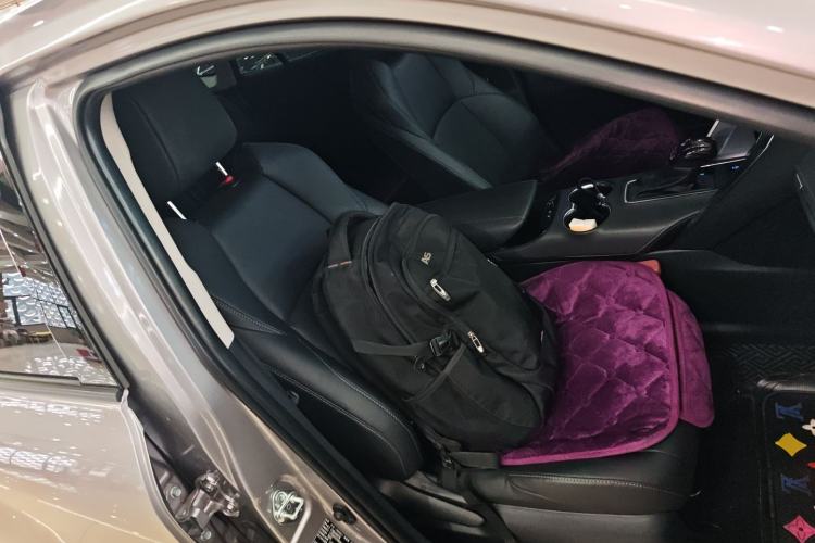 Used Toyota Venza 2022 2.0L CVT Two-Wheel Drive Luxury Edition