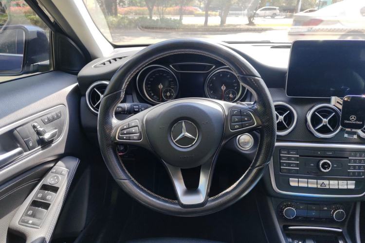 Used Mercedes-Benz GLA 2017 GLA 200 Sport Edition Steering Wheel