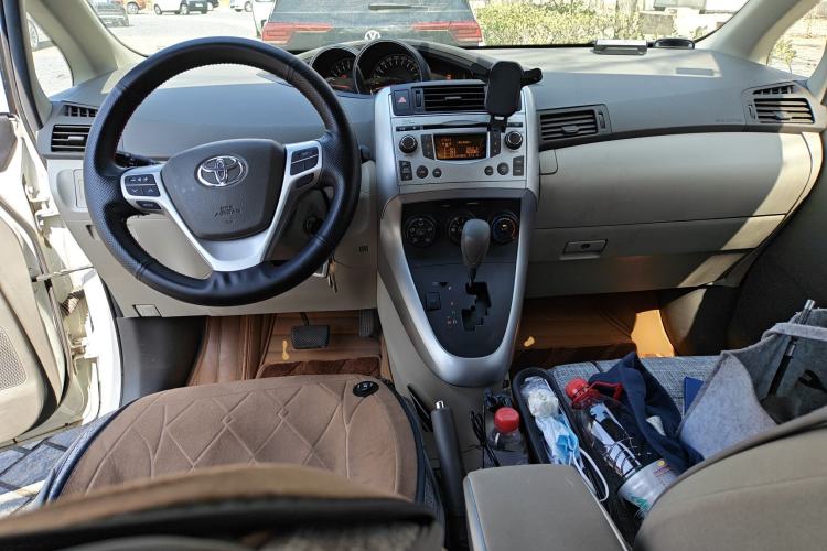 Used Toyota Verso 2015 180E CVT Crossover Edition