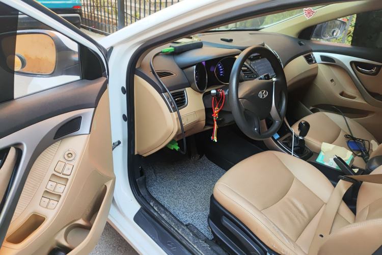 Used Hyundai Elantra (5th Generation / Langdong) 2012 1.6L Manual Leading Model
