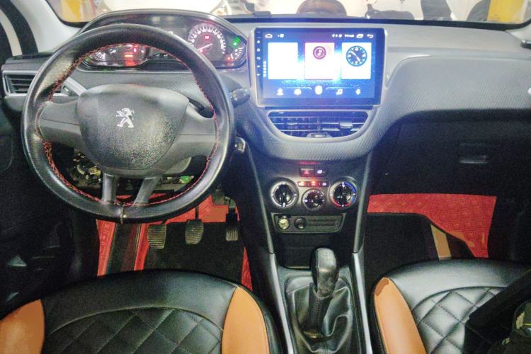 Used Peugeot 2008 2014 1.6L Manual Trend Edition Center Console