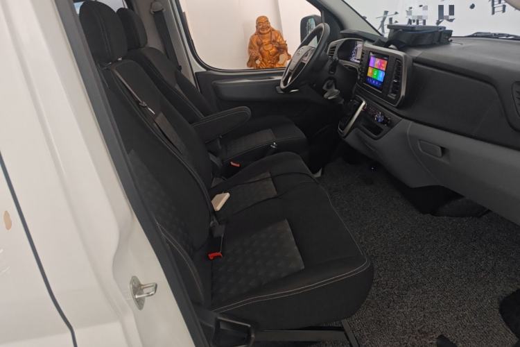 Used SAIC MAXUS Xintu V80 2024 Aoyuntong 6AMT Long Wheelbase Ultra-Low Roof 127 Ps Available in 6/7/8/9-Seater Configurations