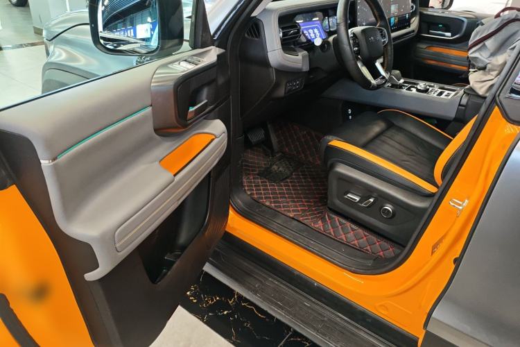 Used BAIC Off-Road BJ40 2024 2.0T All-New Urban Hunter Edition Chivalrous Style