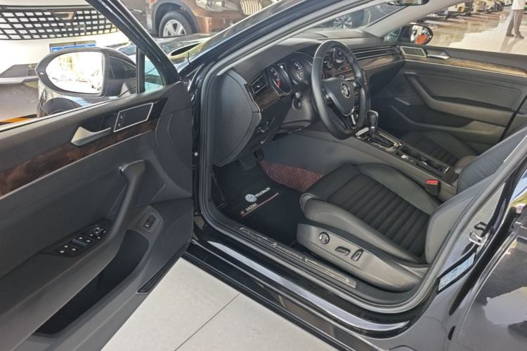 Used Volkswagen Magotan 2018 Facelift 330TSI DSG Luxury Model