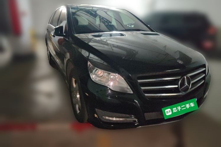 Used Mercedes-Benz R-Class 2014 R 320 4MATIC Luxury Model Front Right 45 Deg