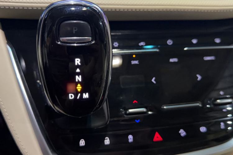 Used Buick GL8 2023 ES Lu Zun Deluxe Model
