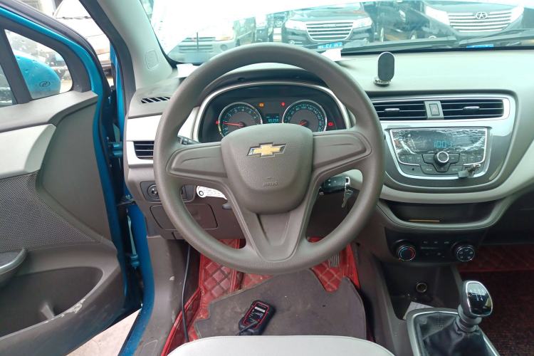 Used Chevrolet Lova RV 2016 1.5L Manual Comfort Edition
