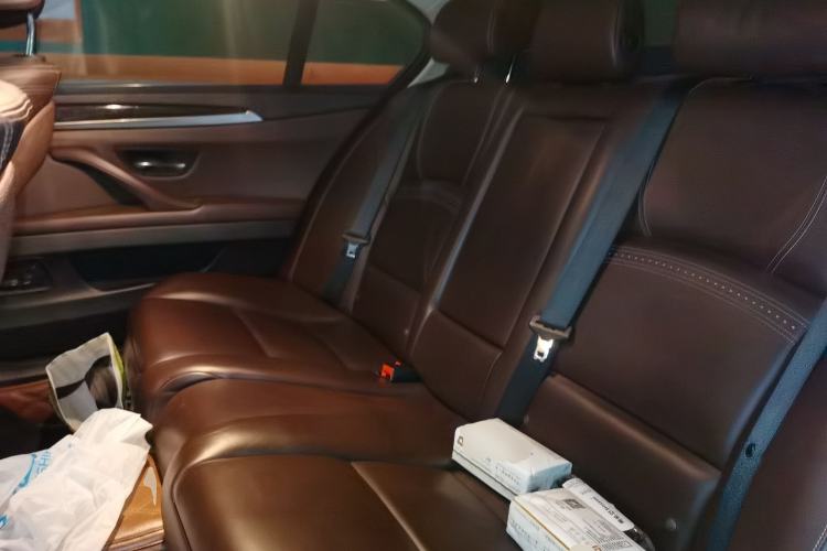 Used BMW 5 Series 2014 525Li Luxury Design Package Left Rear Seat