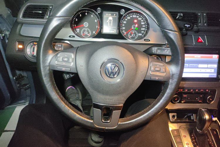 Used Volkswagen FAW-Volkswagen CC 2011 1.8TSI Luxury Model Steering Wheel