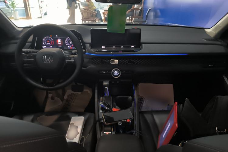 Used Honda Accord 2025 260TURBO Luxury Edition Center Console