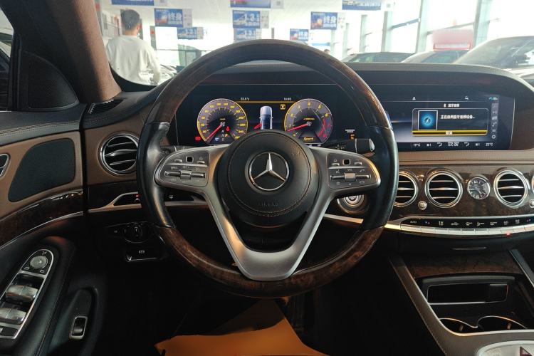 Used Mercedes-Benz S-Class 2019 S 350 L Executive Edition Steering Wheel