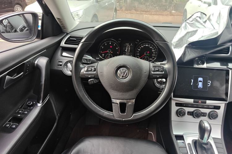 Used Volkswagen Magotan 2015 2.0 TSI Luxury Model
