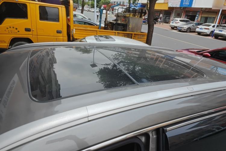 Used Geely Auto Emgrand X7 Sport 2020 1.8TD DCT Two-Wheel Drive Smart Connect 4G-Enabled Version
