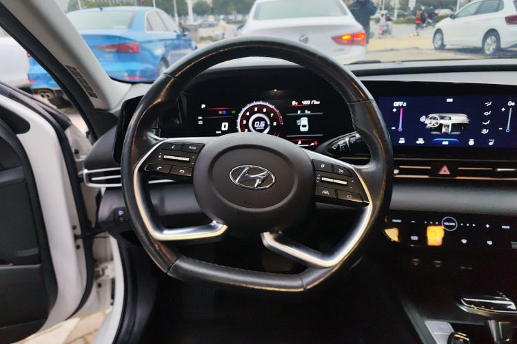 Used Hyundai Elantra 2021 1.5L CVT LUX Prestige Edition