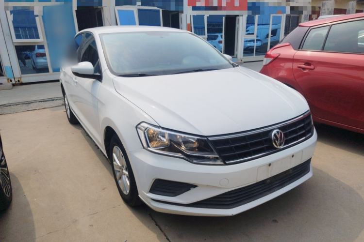 Used Volkswagen Jetta 2017 1.4L Manual Fashion Edition Front Right 45 Deg