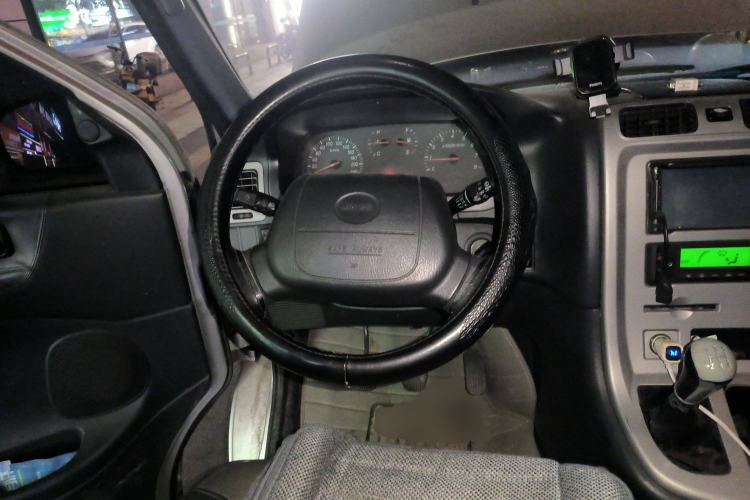 Used Jinbei Grace 2014 2.4L Standard Short-Wheelbase 7-Seater 4RB2
