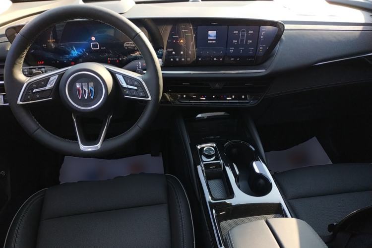 Used Buick Envision 2025 Encore Plus 28T Two-Wheel-Drive Platinum Edition