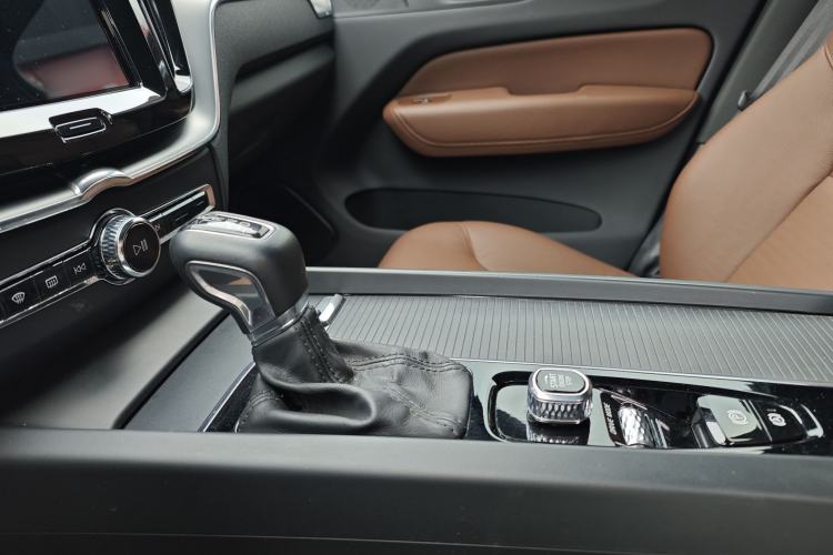 Used Volvo XC60 2021 T5 4x4 Smart Luxury Edition