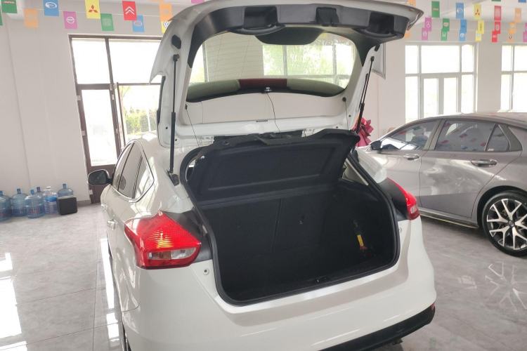 Used Ford Focus 2018 Hatchback Classic 1.6L Automatic Comfort Plus SmartDrive Edition
