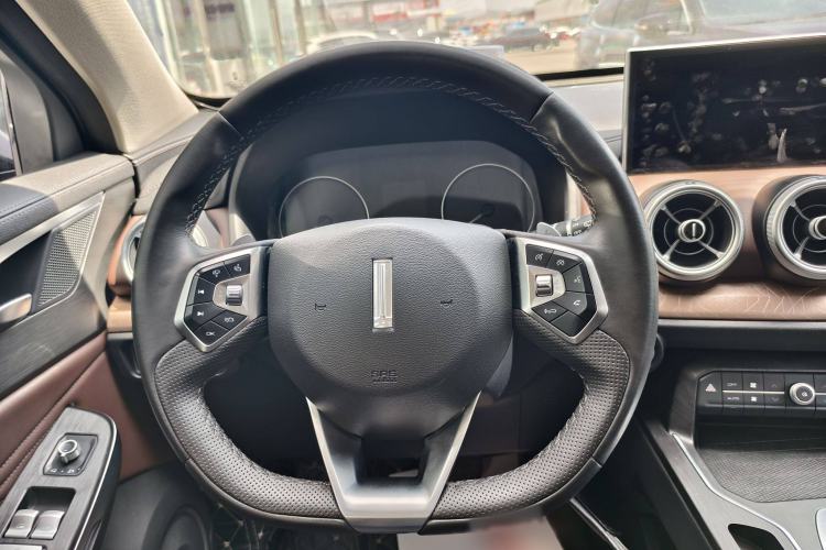 Used Wey VV5 2020 1.5T Two-Wheel Drive Color Pioneer