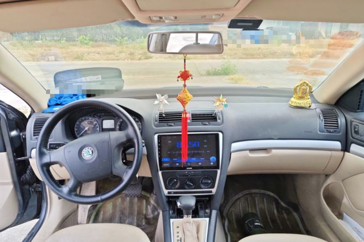 Used Skoda Octavia 2007 1.8T Automatic Elegance Edition Center Console