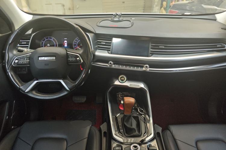 Used Haval H6 2017 Blue Label 1.5T Automatic Two-Wheel Drive ZhiShang Model Center Console